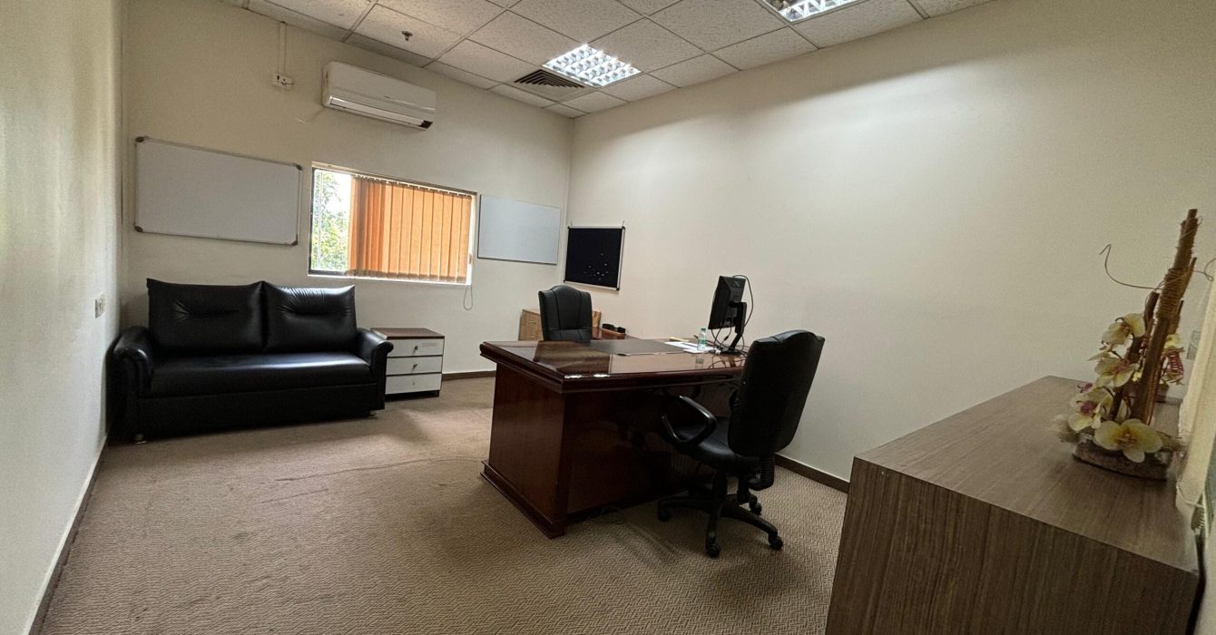 Private office in Vadodara for Rent